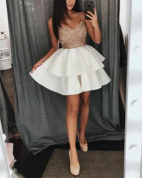 Champagne Lace Appliques V-neck Ruffles Homecoming Dresses Short Prom Gowns