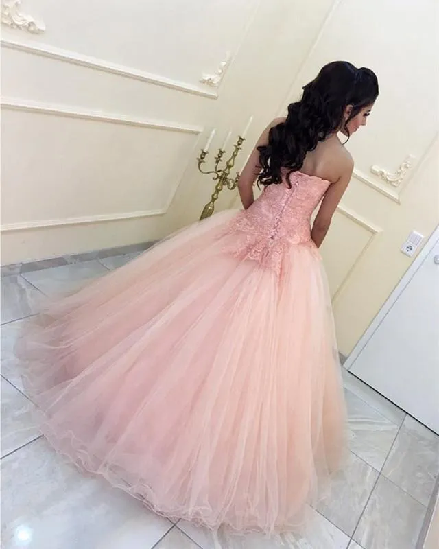 Elegant Lace Appliques Sweetheart Organza Ball Gowns Peach Quinceanera Dresses