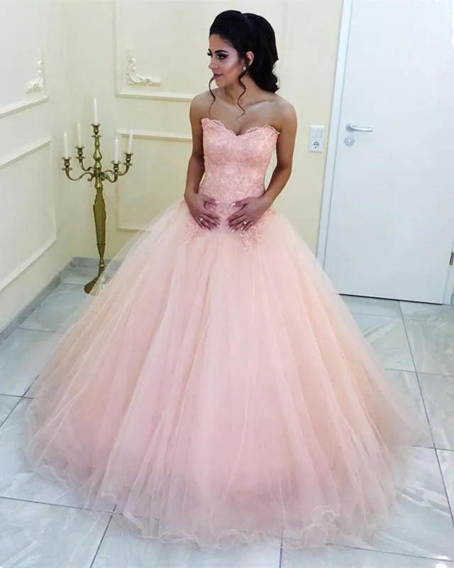 Elegant Lace Appliques Sweetheart Organza Ball Gowns Peach Quinceanera Dresses